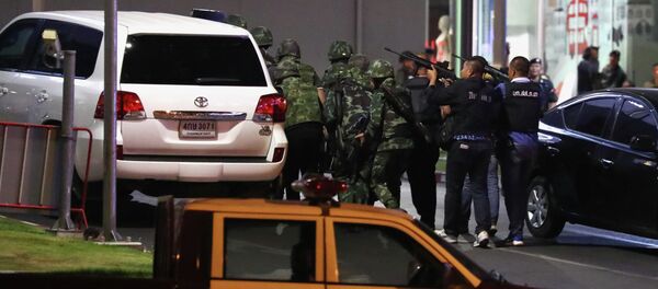 Таиланддын полиция кызматкерлери Таиланддын полиция кызматкерлери - Sputnik Кыргызстан