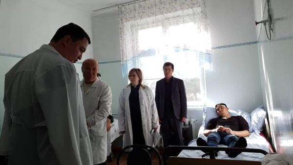Сегодня в Кыргызстан прибыла делегация из РК во главе с вице-министром здравоохранения, которая посетила казахстанцев, находящихся в больницах Чуйской области и Бишкека - Sputnik Кыргызстан