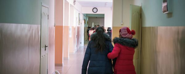 Школа в селе Дон-Алыш Кочкорского района Школа в селе Дон-Алыш Кочкорского района - Sputnik Кыргызстан