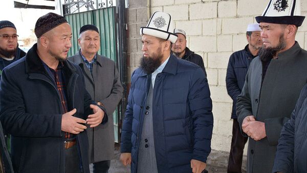 Встреча муфтия Максатбека ажы Токтомушева с жителями села Ивановка - Sputnik Кыргызстан