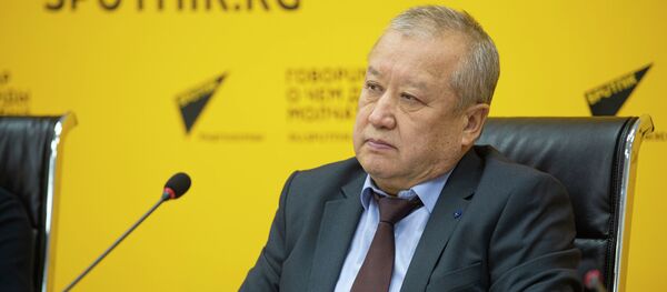Директор Агентства гражданской авиации при Министерстве транспорта и дорог Курманбек Акышев. Архивное фото Директор Агентства гражданской авиации при Министерстве транспорта и дорог Курманбек Акышев. Архивное фото - Sputnik Кыргызстан