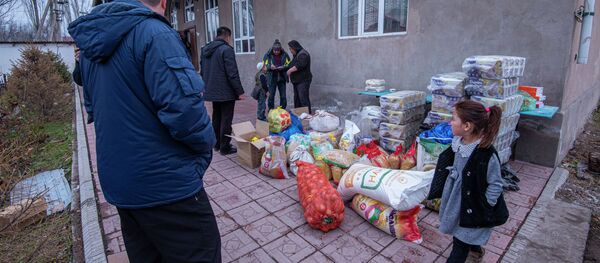 Гуманитардык жардамды чогултуу. Архив - Sputnik Кыргызстан