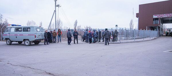 Башаламандыктан улам Кыргызстанга качкан казакстандыктардын абалы. Видео - Sputnik Кыргызстан