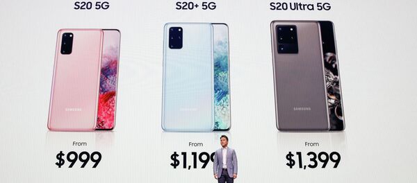 Линейка смартфонов Samsung Galaxy S20 на Samsung Galaxy Unpacked 2020 в Сан-Франциско, США.11 февраля 2020 года - Sputnik Кыргызстан
