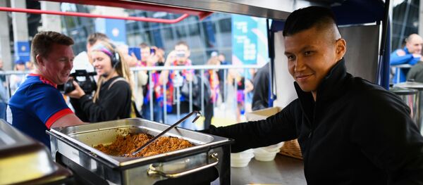 Встреча ПФК ЦСКА с болельщиками перед началом сезона - Sputnik Кыргызстан