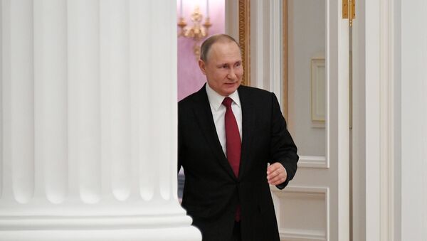 Президент РФ В. Путин вручил в Кремле президентские премии в области науки и инноваций - Sputnik Кыргызстан