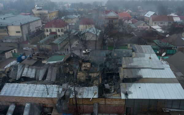 Спустя четыре часа пламя локализовали, а в 11:10 следующего дня потушили - Sputnik Кыргызстан