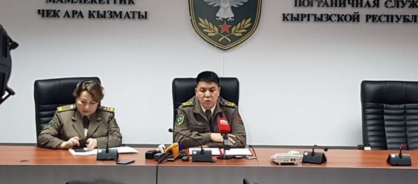 Когда закроют КПП Ак-Жол на границе с Казахстаном — прямой эфир с брифинга - Sputnik Кыргызстан