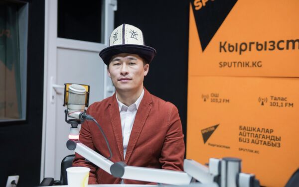 Урушсак кат жазышып жарашабыз. Издешпей табышкан Мирхамид менен Шаакан Токтогул - Sputnik Кыргызстан