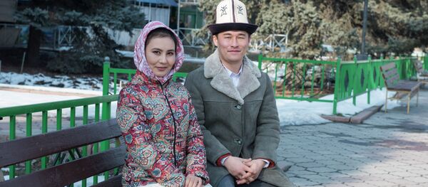 Алып баруучу Мирхамид Токтогул жана эркин журналист, алып баруучу Шаакан Токтогул Алып баруучу Мирхамид Токтогул жана эркин журналист, алып баруучу Шаакан Токтогул - Sputnik Кыргызстан