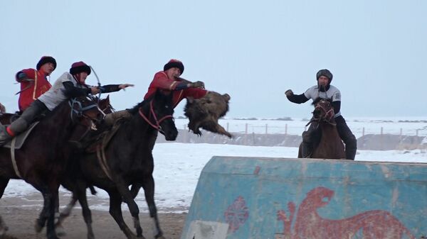 Горящие всадники и убегающие наездницы — что происходило в Ат-Баши - Sputnik Кыргызстан