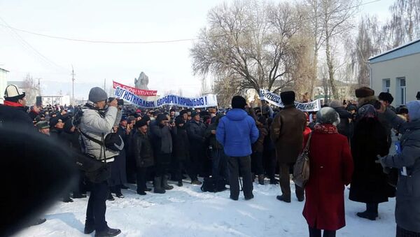 Митинг против строительства торгово-логистического центра в селе Ат-Баши - Sputnik Кыргызстан