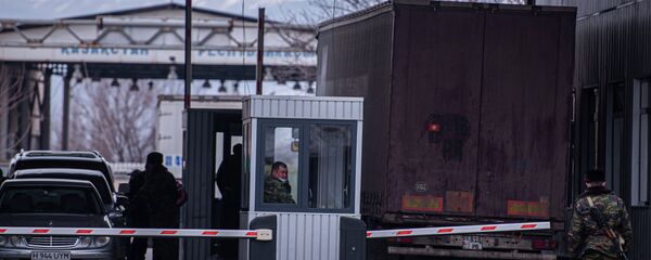 Приток беженцев из Казахстана из-за беспорядков в Кордайском районе - Sputnik Кыргызстан