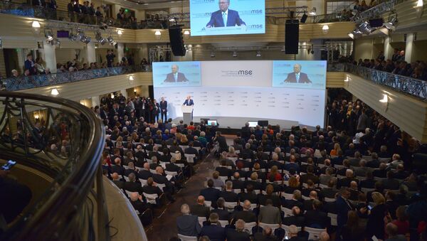 Председатель ежегодной Мюнхенской конференции по безопасности Вольфганг Ишингер выступает на открытии конференции. - Sputnik Кыргызстан