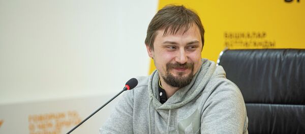 Руководитель редакции Р-Спорт МИА Россия сегодня, журналист, радиоведущий, продюсер Александр Калмыков Руководитель редакции Р-Спорт МИА Россия сегодня, журналист, радиоведущий, продюсер Александр Калмыков - Sputnik Кыргызстан