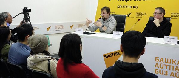 Комментарии об уровне спортивной журналистики в КР — видео Комментарии об уровне спортивной журналистики в КР — видео - Sputnik Кыргызстан