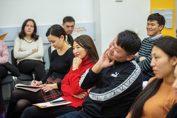 Мастер-класс Техника интервью для кыргызстанских студентов факультетов журналистики в рамках SputnikPro - Sputnik Кыргызстан