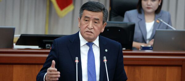 Выступление президента Сооронбая Жээнбекова на заседании Жогорку Кенеша - Sputnik Кыргызстан