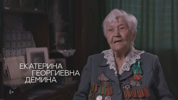 Она делала снаряды для Катюш в годы ВОВ — отправьте бабушке письмо. Видео - Sputnik Кыргызстан