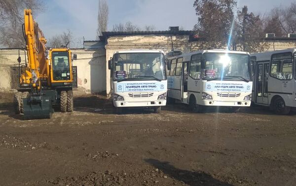 В Аламудунском айыльном аймаке одноименного района Чуйской области появился муниципальный пассажирский транспорт - Sputnik Кыргызстан