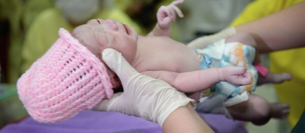 Жаңы төрөлгөн ымыркай. Архив - Sputnik Кыргызстан