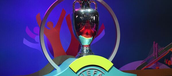 Кубок чемпионата Европы по футболу 2020 года. Архивное фото Кубок чемпионата Европы по футболу 2020 года. Архивное фото - Sputnik Кыргызстан