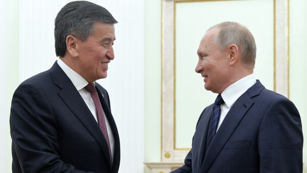 Президент Кыргызстана Сооронбай Жээнбеков во время встречи с главой России Владимиром Путиным - Sputnik Кыргызстан