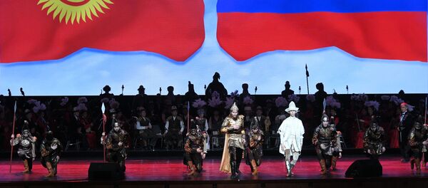 Президент РФ В. Путин и президент Киргизии С. Жээнбеков приняли участие в церемония открытия перекрестного Года России и Киргизии - Sputnik Кыргызстан