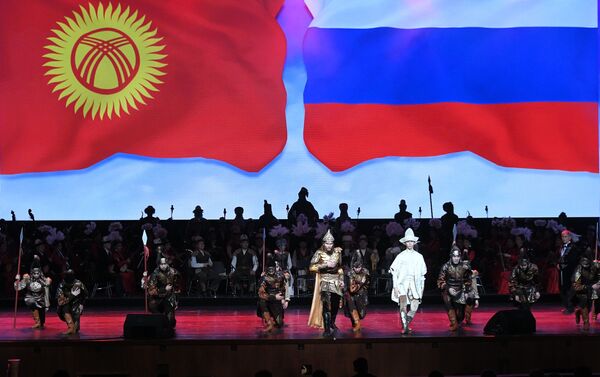 В Кремлевском дворце состоялся гала-концерт с участием кыргызских и российских артистов - Sputnik Кыргызстан