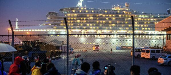 Частичный карантин круизного лайнера Diamond Princess в Йокогаме - Sputnik Кыргызстан