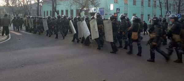 Митинг сторонников Садыра Жапарова на площади Ала-Тоо в Бишкеке - Sputnik Кыргызстан