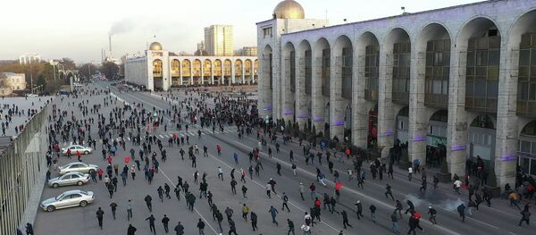 Жесткий разгон митинга в Бишкеке — видео с дрона - Sputnik Кыргызстан