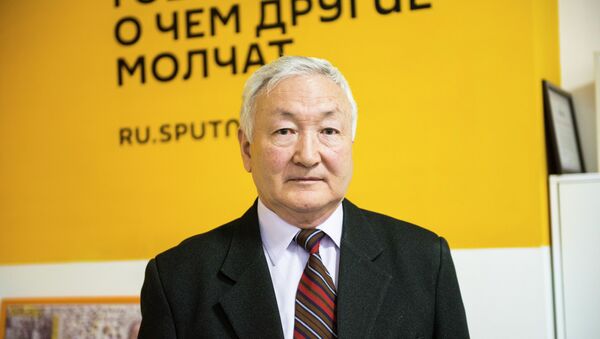 Заместитель председателя союза писателей КР, поэт Керимбек Кадыракунов - Sputnik Кыргызстан