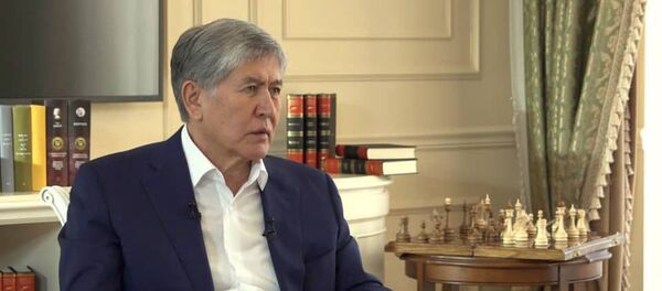 Алмазбек Атамбаев сотко өтүнүч келтирди Алмазбек Атамбаев сотко өтүнүч келтирди - Sputnik Кыргызстан