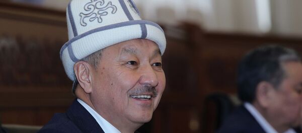 Депутат ЖК Бактыбек Турусбеков на заседании - Sputnik Кыргызстан