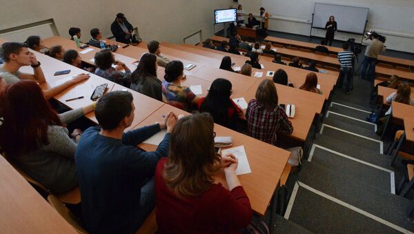 Студенттер окуу учурунда. Архив - Sputnik Кыргызстан