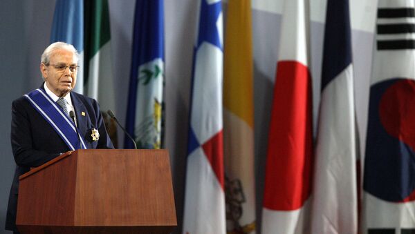 Бывший Генеральный секретарь ООН и премьер-министр Перу Перес де Куэльяр. Архивное фото - Sputnik Кыргызстан