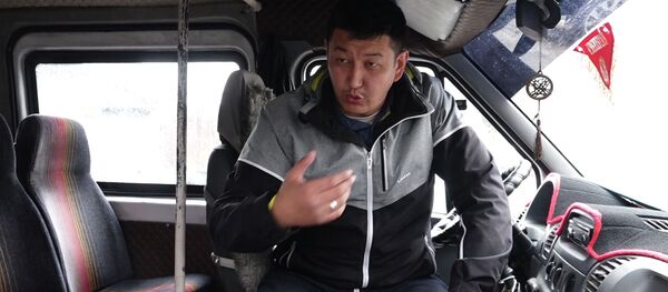 Балалуу аялды түшүрүп салган айдоочу чырдын чоо-жайын айтып берди. Видео - Sputnik Кыргызстан