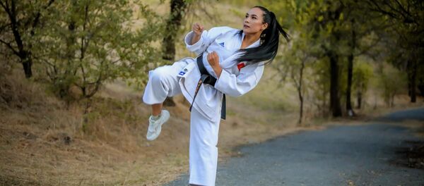 Боец специального полка МВД Шумкар Кумушай Орозкулова - Sputnik Кыргызстан