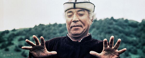 Залкар манасчы, акын Уркаш Мамбеталиев. Архив - Sputnik Кыргызстан