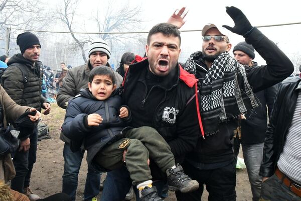 Турция открыла границы с ЕС для сирийских беженцев - Sputnik Кыргызстан