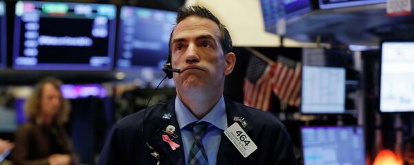 Трейдер на Нью-Йоркской фондовой бирже. Архивное фото - Sputnik Кыргызстан