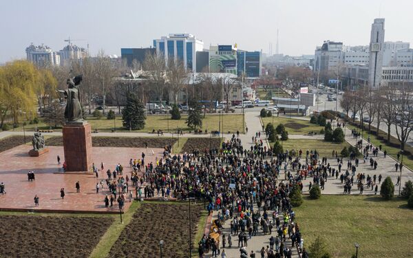 Бишкек шаарынын чок ортосунда Зордук-зомбулукка каршы аталышындагы тынчтык митинги болуп өттү. - Sputnik Кыргызстан