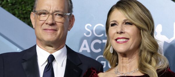 Голливудский актер Том Хэнкс со своей супругой Ритой Уилсон  - Sputnik Кыргызстан