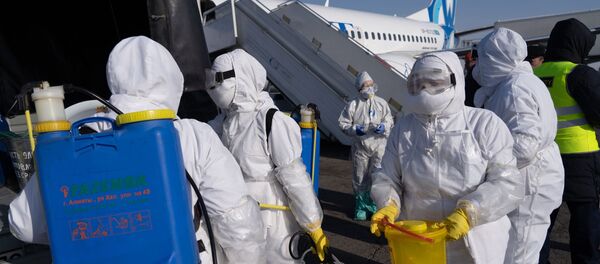  Учения спецслужб аэропорта возможному прибытию инфицированных коронавирусом в аэропорту Алматы - Sputnik Кыргызстан