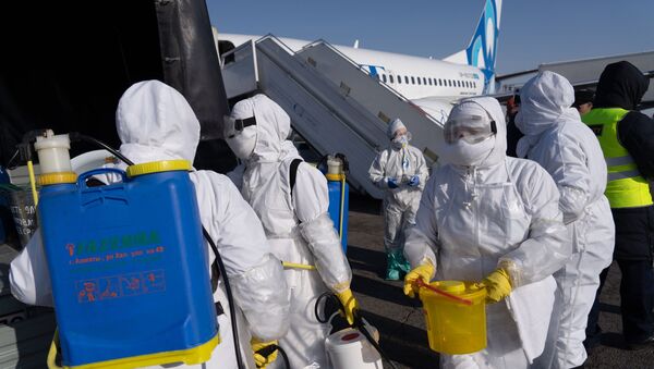 Учения спецслужб аэропорта по подготовке возможному прибытию инфицированных коронавирусом, в аэропорту Алматы
 - Sputnik Кыргызстан