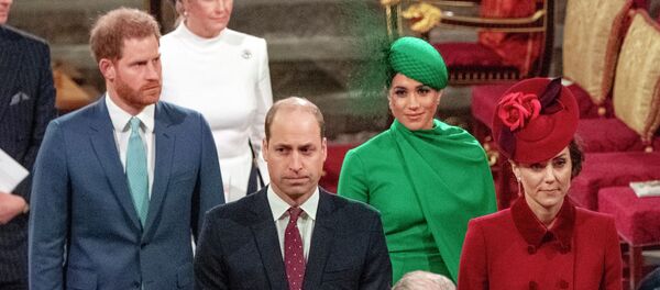 Последний выход герцога и герцогини Сассекских в качестве членов британской королевской семьи - Sputnik Кыргызстан