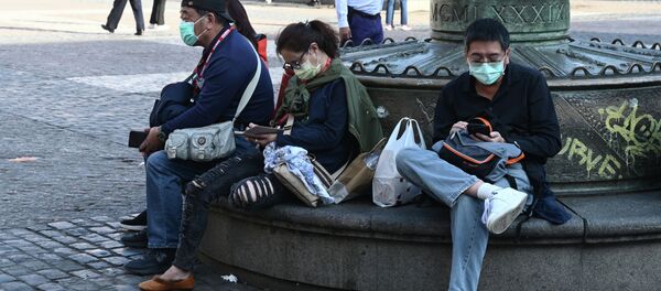 Мадридтин борбордук аянтында туристтер. Архив - Sputnik Кыргызстан