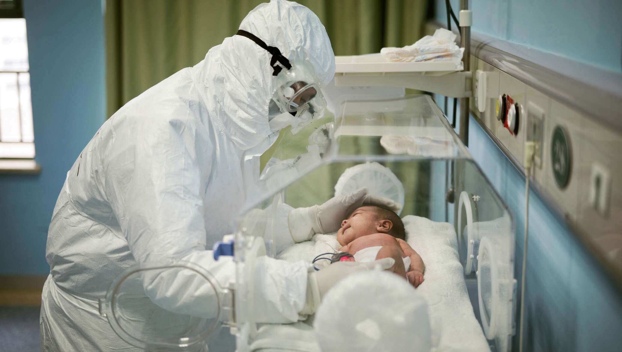 Почему новорожденных умирают. Новорожденные в больнице.