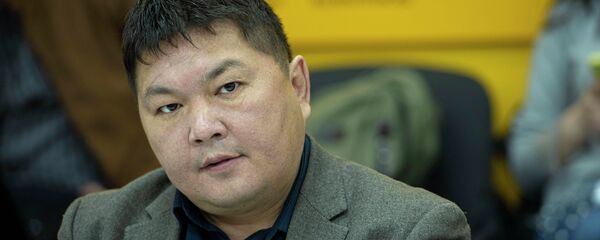 Член ЦИК, юрист Кайрат Осмоналиев. Архивное фото - Sputnik Кыргызстан